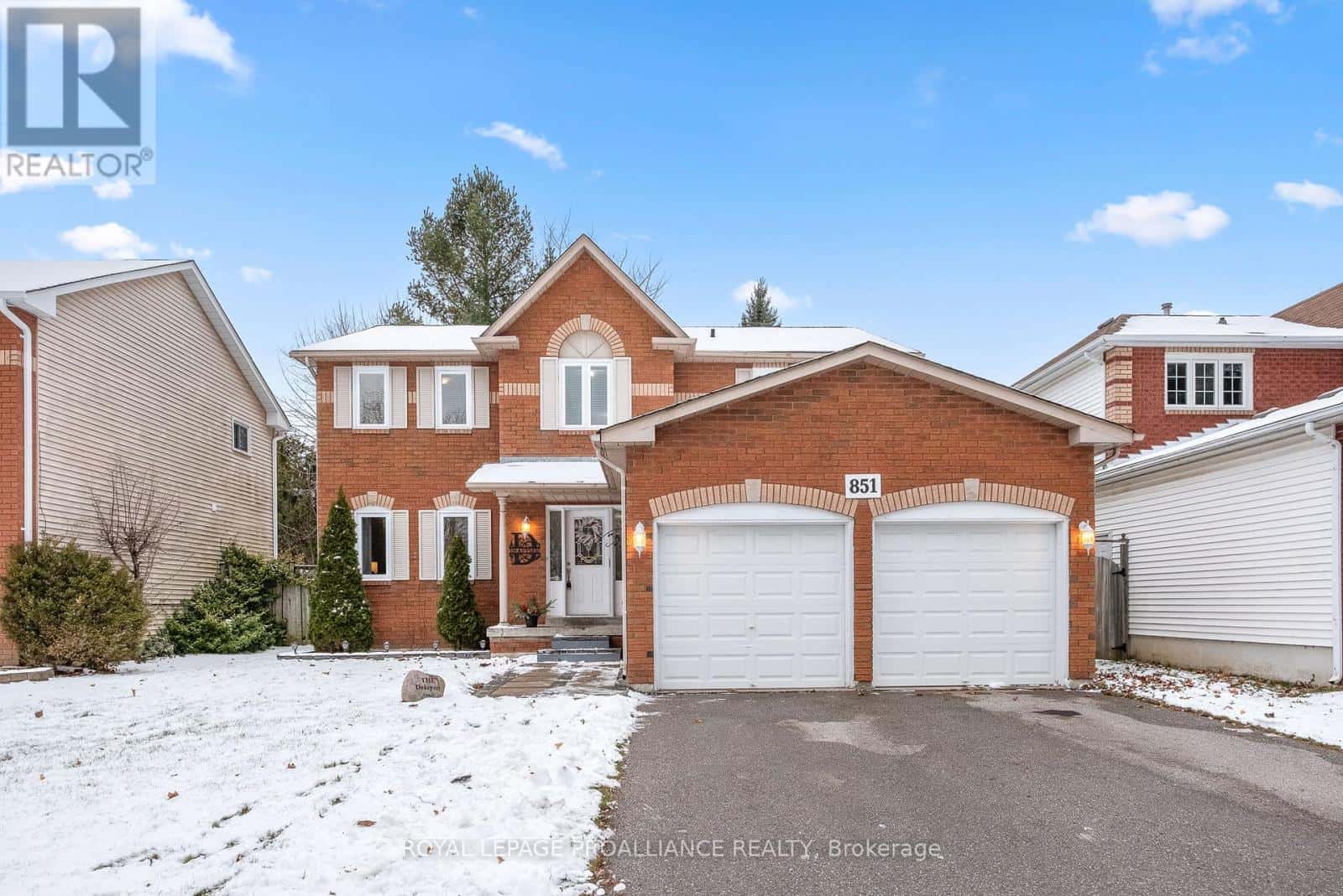 851 CHIPPING PARK BOULEVARD — Cobourg, Ontario - Photo 2 of 47