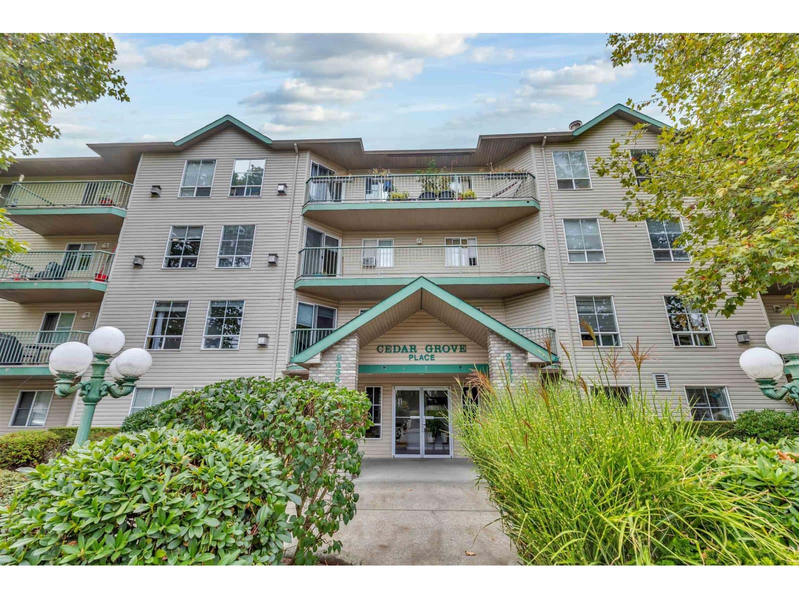 204 2435 CENTER STREET — Abbotsford, British Columbia - Photo 3 of 34