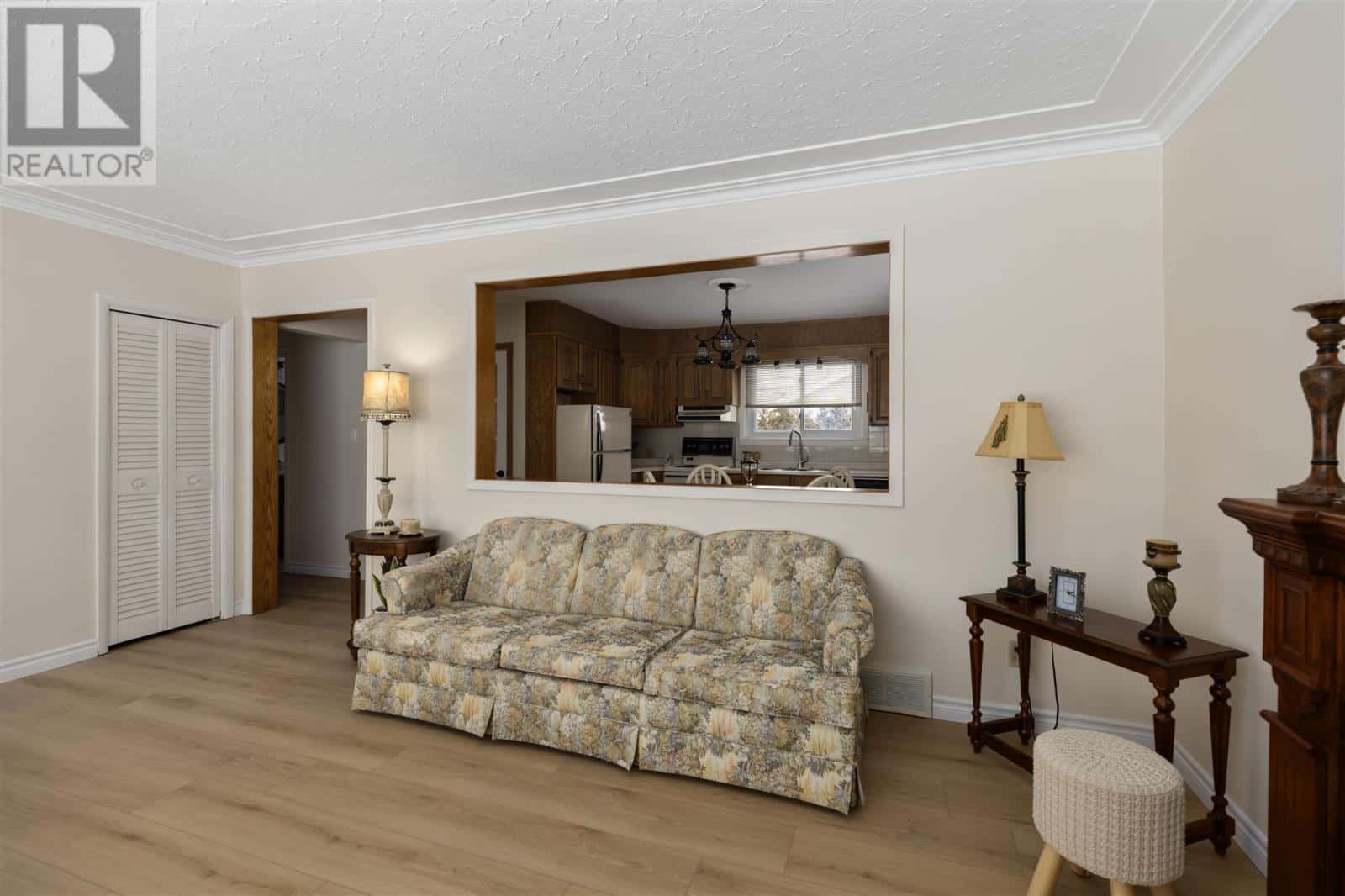 134 Ruth ST — Sault Ste. Marie, Ontario - Photo 5 of 35