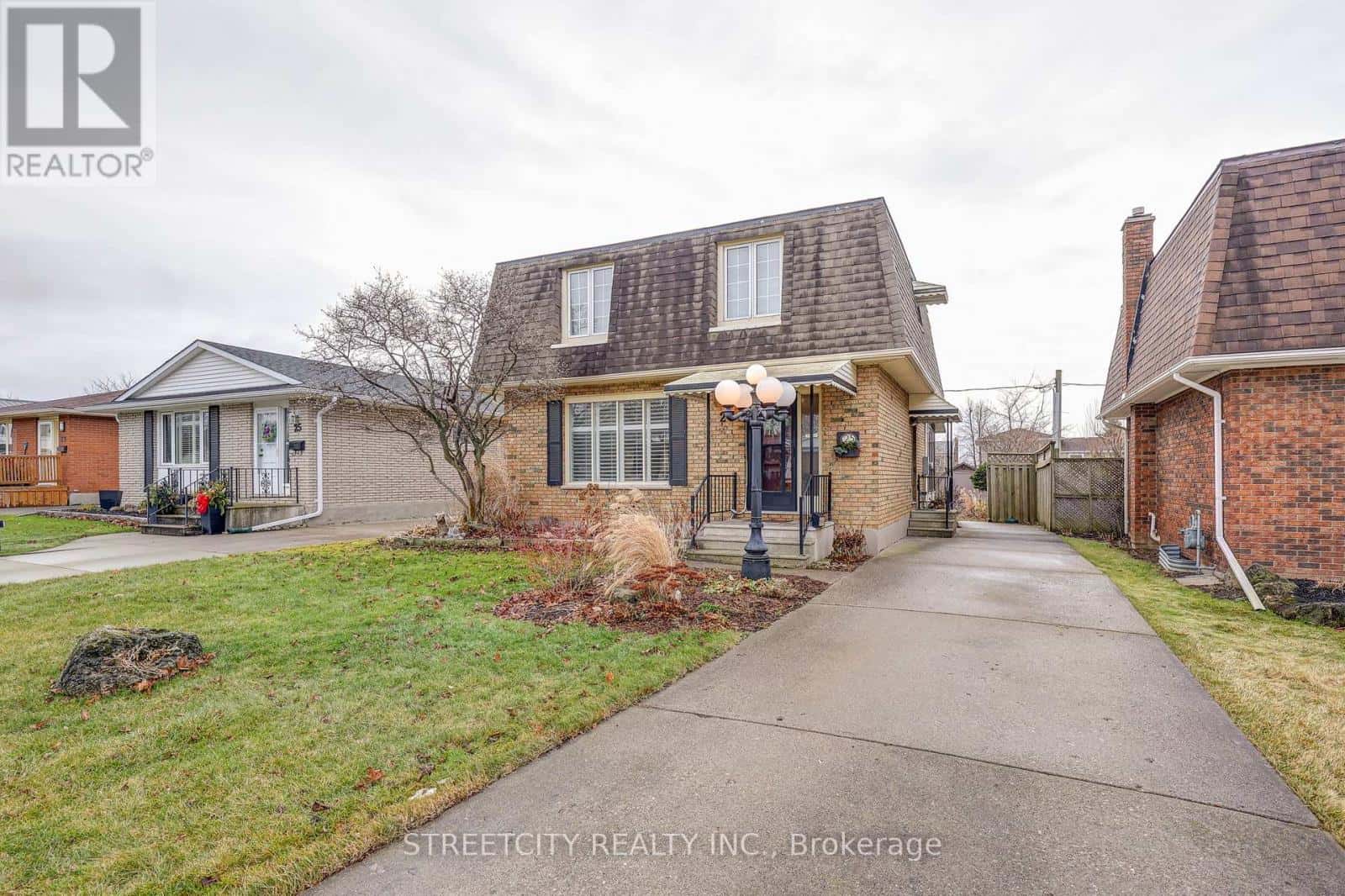 23 DYER CRESCENT — St. Thomas, Ontario - Photo 2 of 45