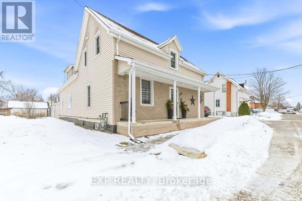 113 BANK STREET N — Renfrew, Ontario - Photo 3 of 43