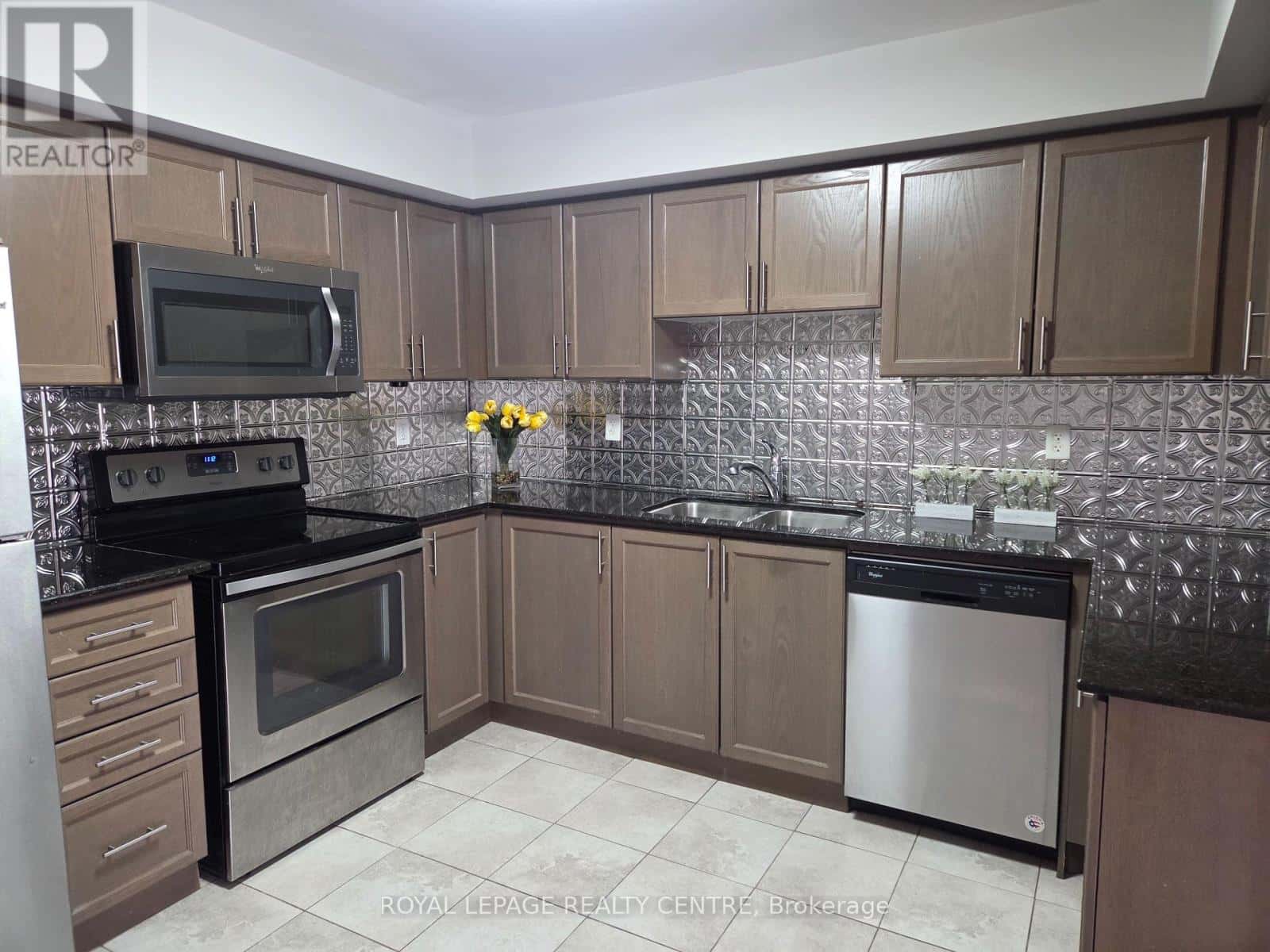 19 - 2472 POST ROAD — Oakville (RO River Oaks), Ontario - Photo 4 of 22