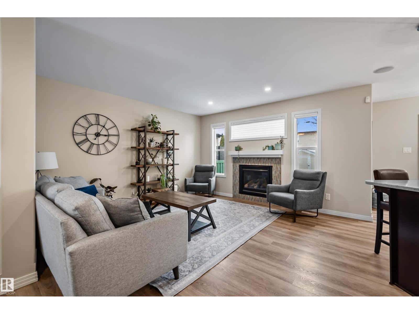 2349 HAGEN LINK NW NW — Edmonton, Alberta - Photo 4 of 57