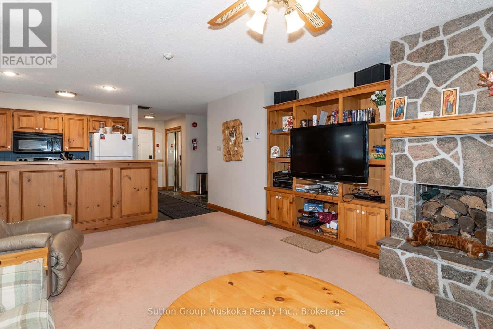 22-102 - 22-102 OAKRIDGE - DEERHURST RESORT DRIVE — Huntsville (Chaffey), Ontario - Photo 5 of 33