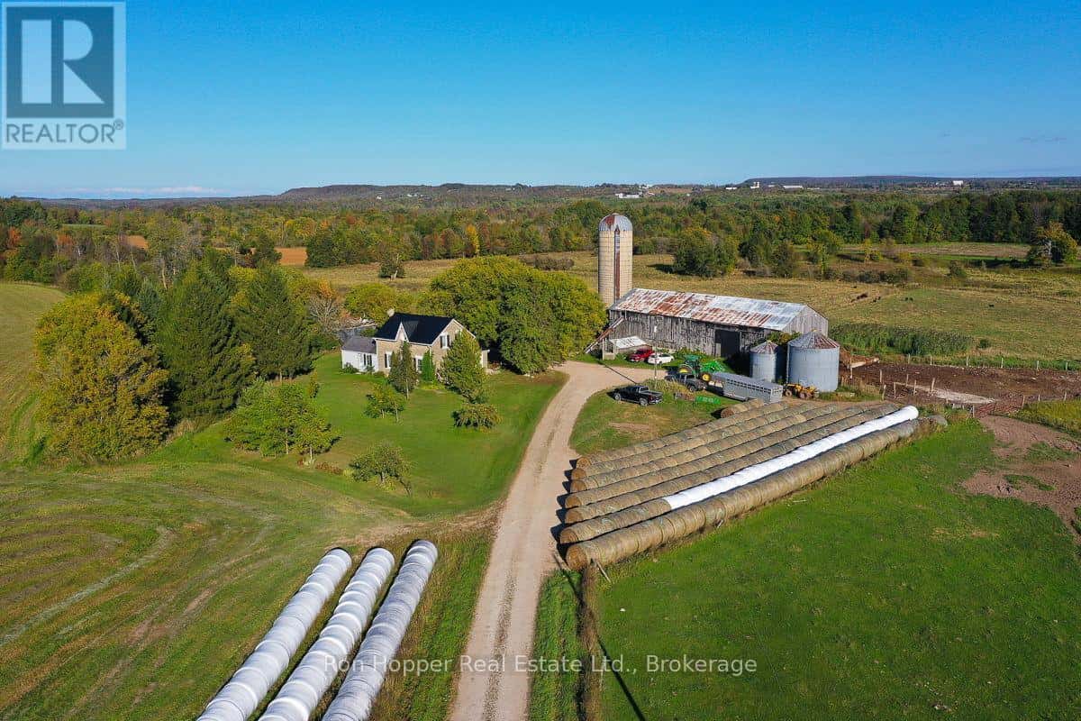 439567 SYDENHAM-LAKESHORE DRIVE — Meaford, Ontario - Photo 2 of 24