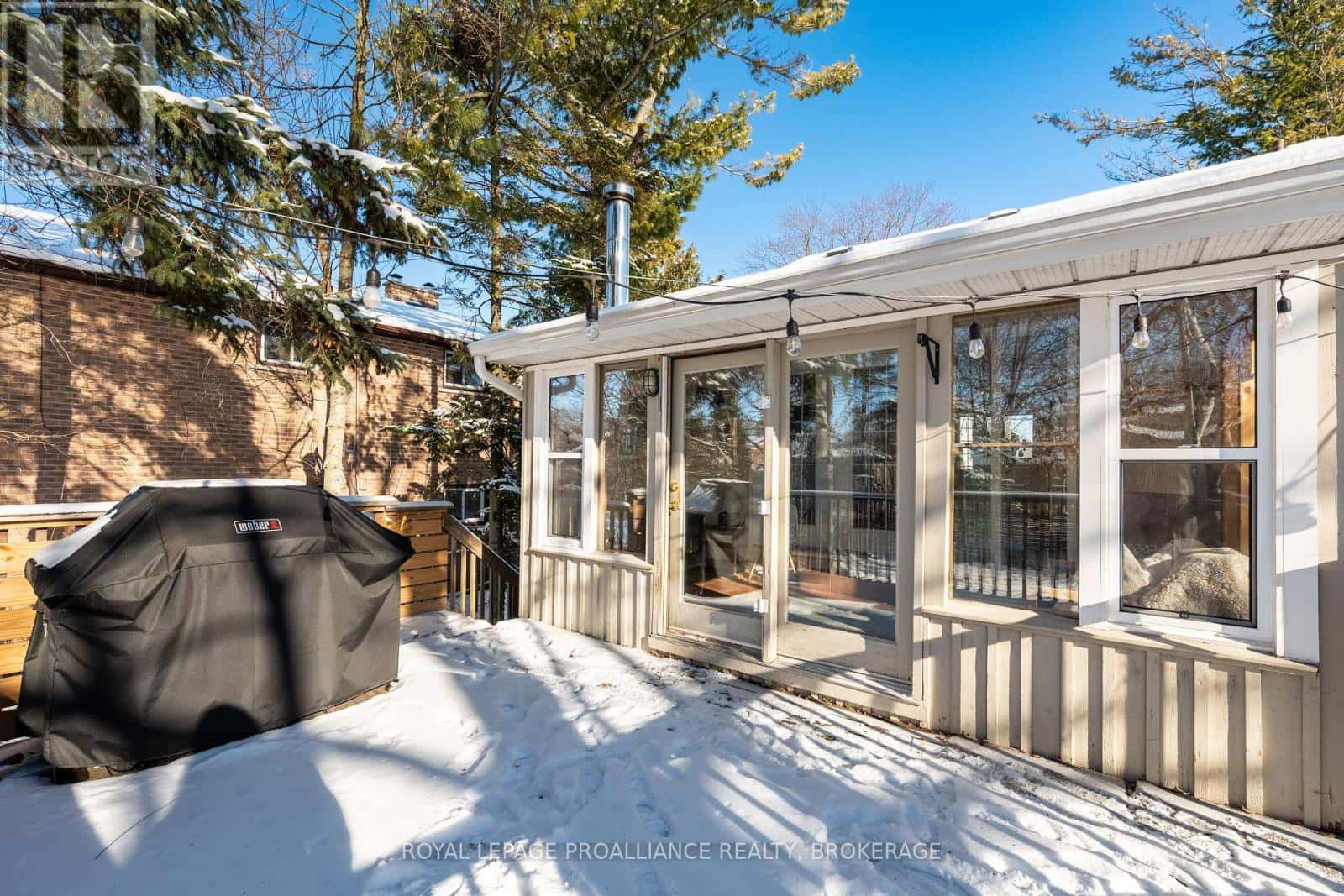 35 MONTGOMERY BOULEVARD — Kingston (City SouthWest), Ontario - Photo 4 of 42