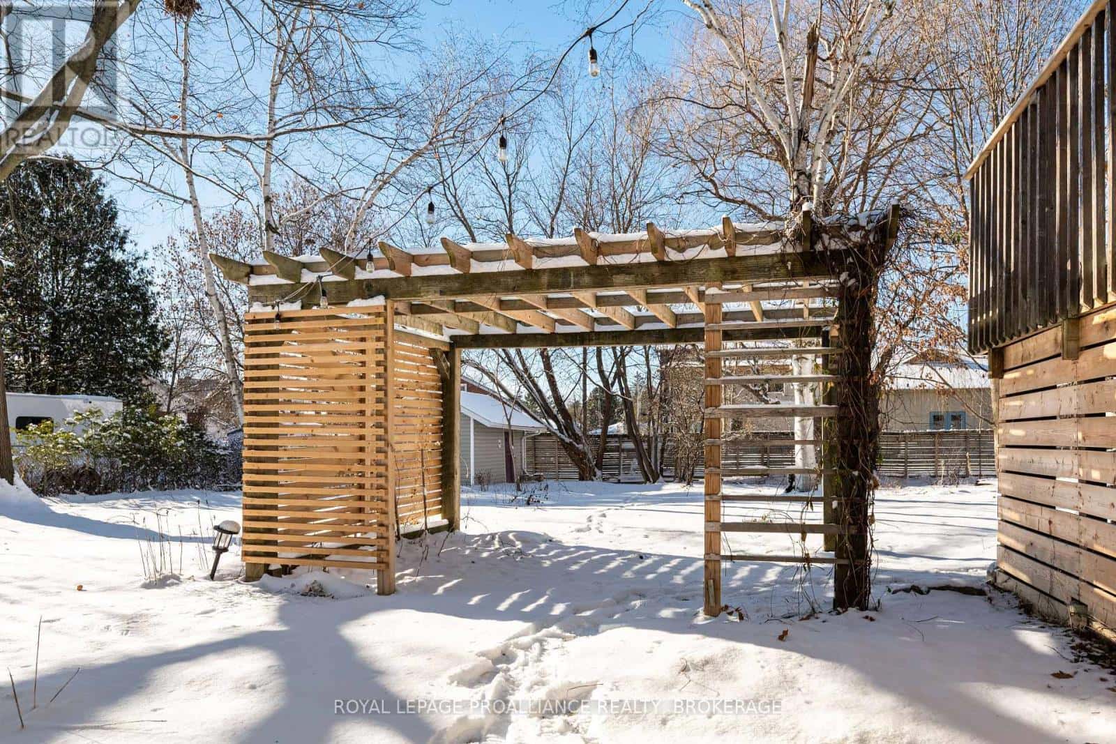 35 MONTGOMERY BOULEVARD — Kingston (City SouthWest), Ontario - Photo 5 of 42