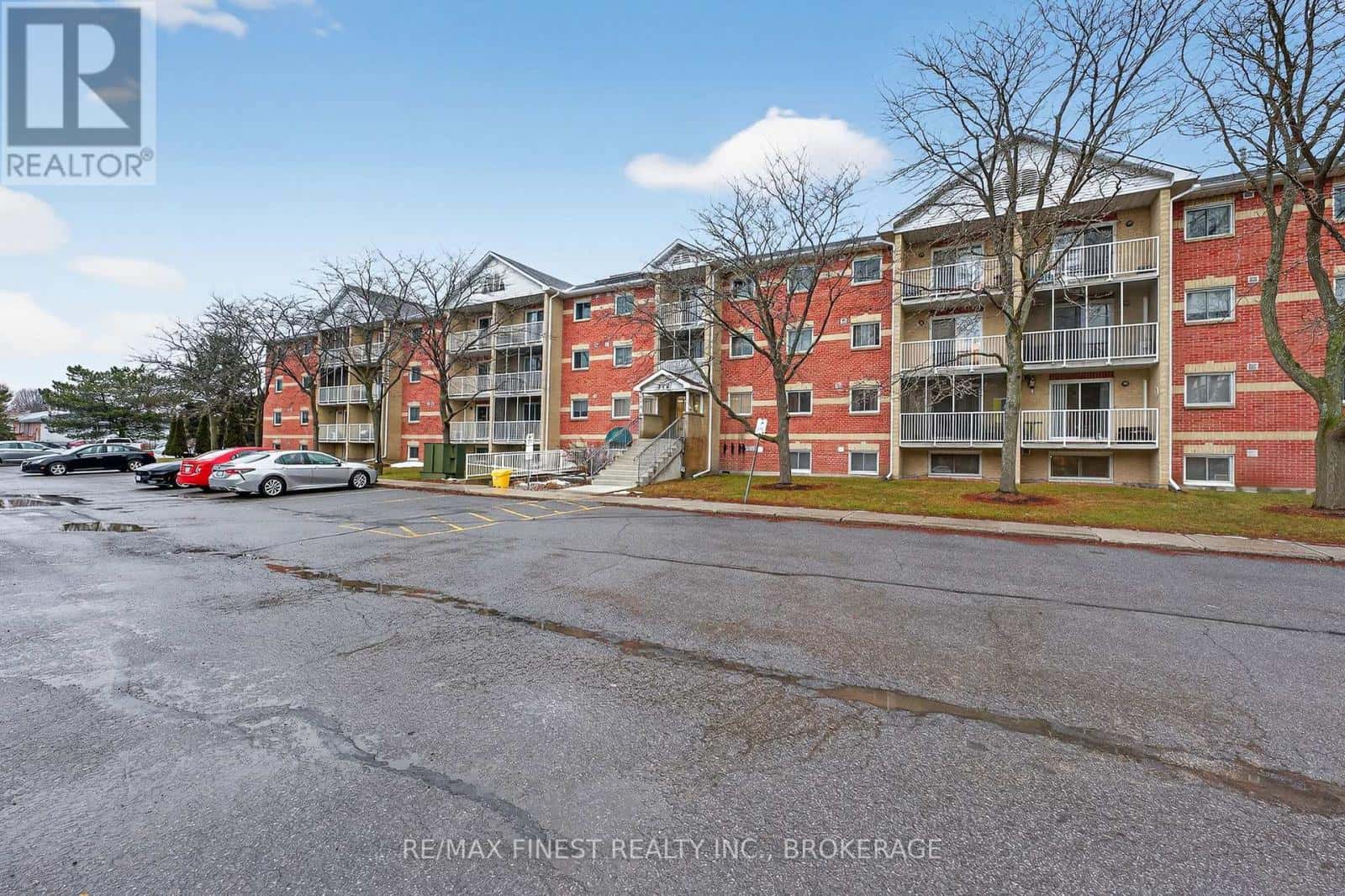 311 - 316 KINGSDALE AVENUE — Kingston (East Gardiners Rd), Ontario - Photo 2 of 19