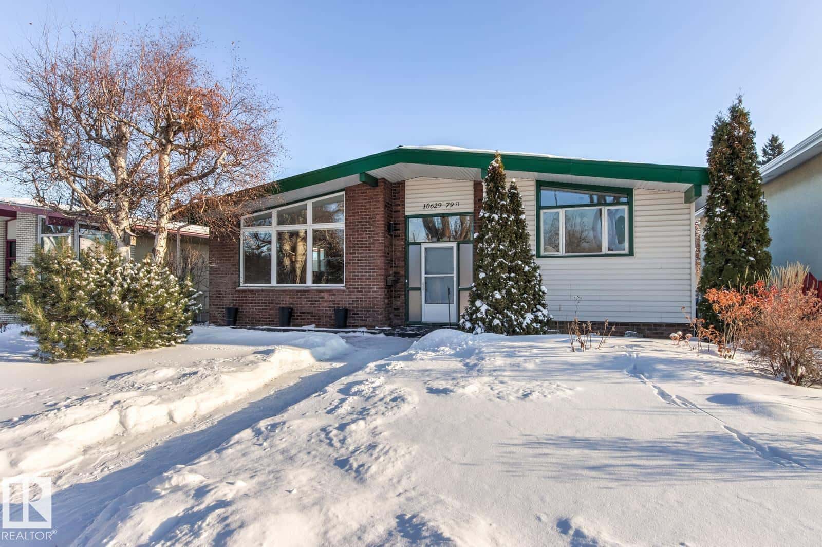 10629 79 ST NW — Edmonton, Alberta - Photo 3 of 71