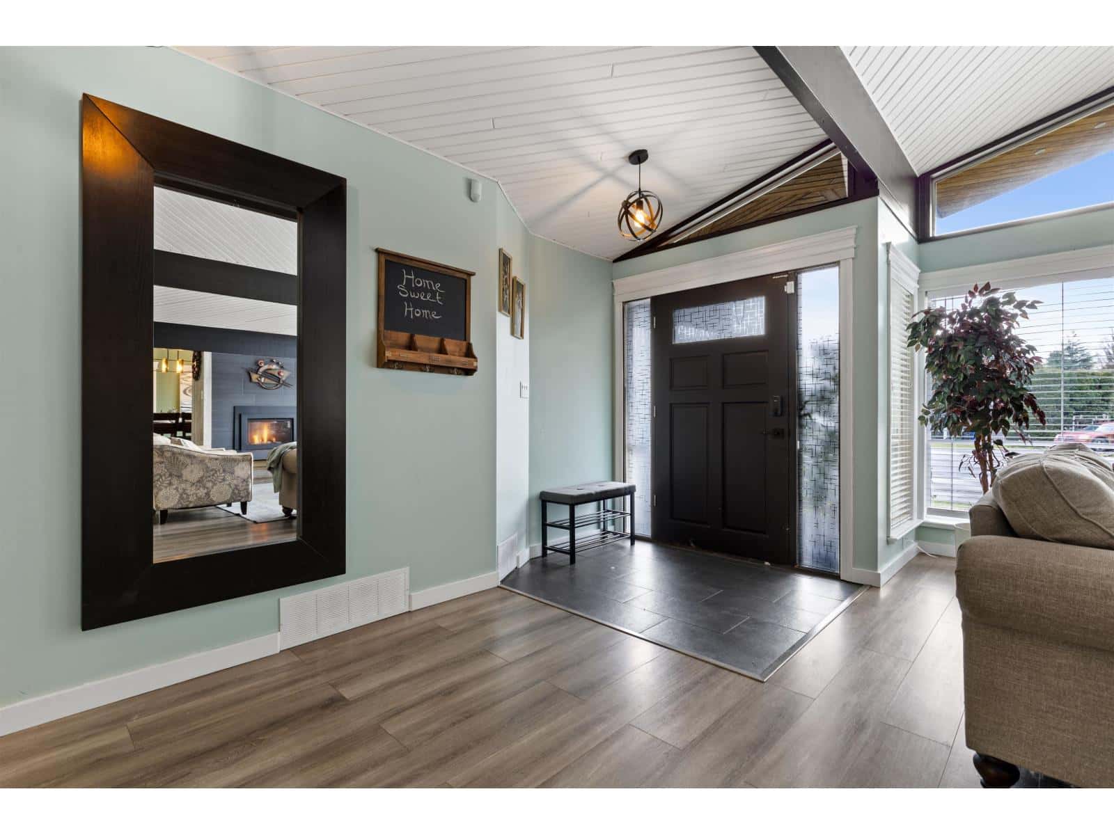 2958 AURORA PLACE — Abbotsford, British Columbia - Photo 3 of 40