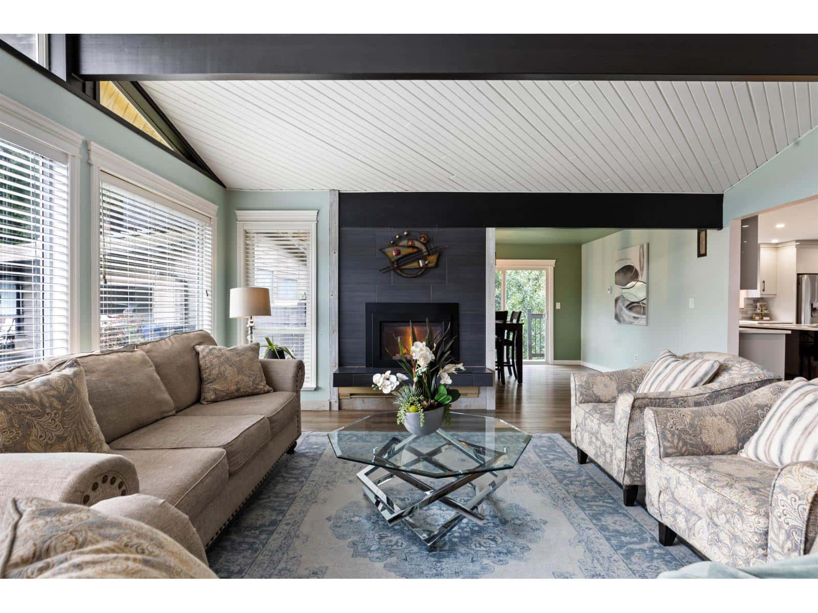 2958 AURORA PLACE — Abbotsford, British Columbia - Photo 2 of 40