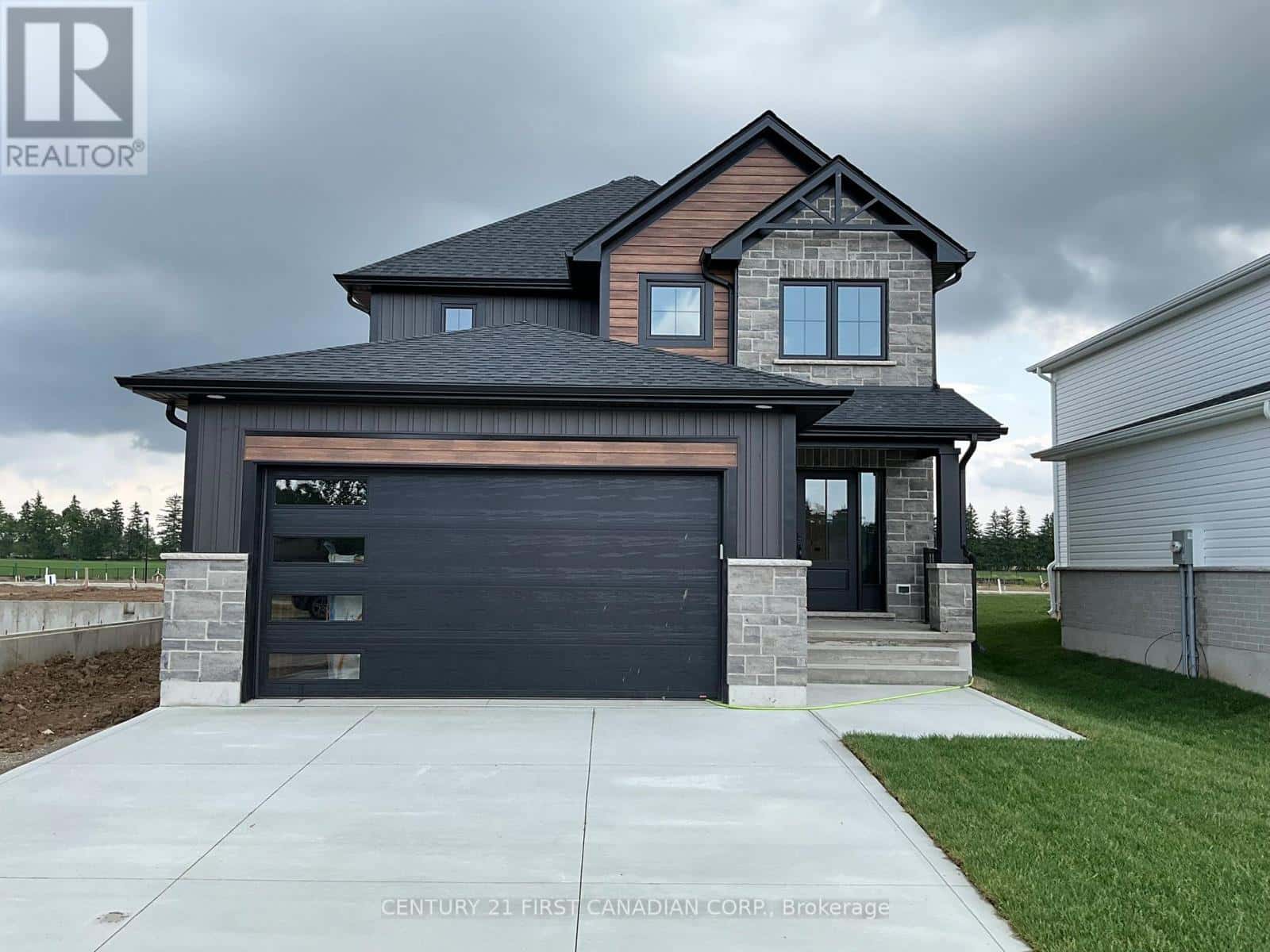 640 KETTER WAY — Plympton-Wyoming (Plympton Wyoming), Ontario - Photo 3 of 42