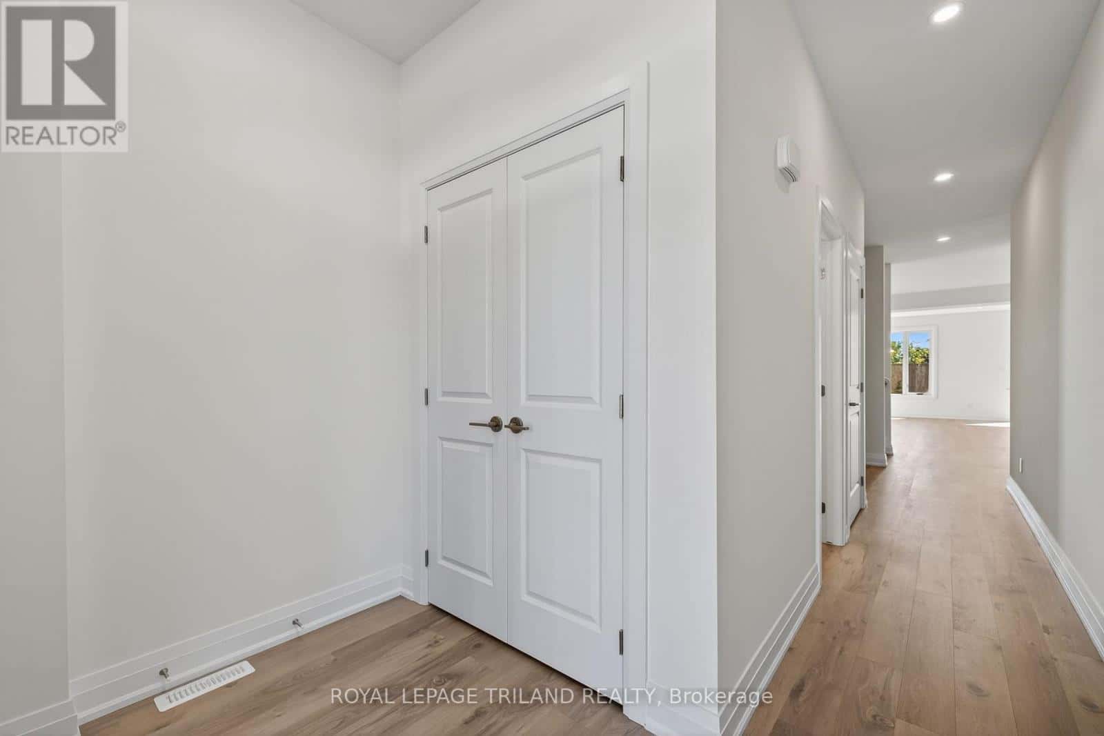 10 - 101 SWALES AVENUE — Strathroy-Caradoc (SW), Ontario - Photo 5 of 43