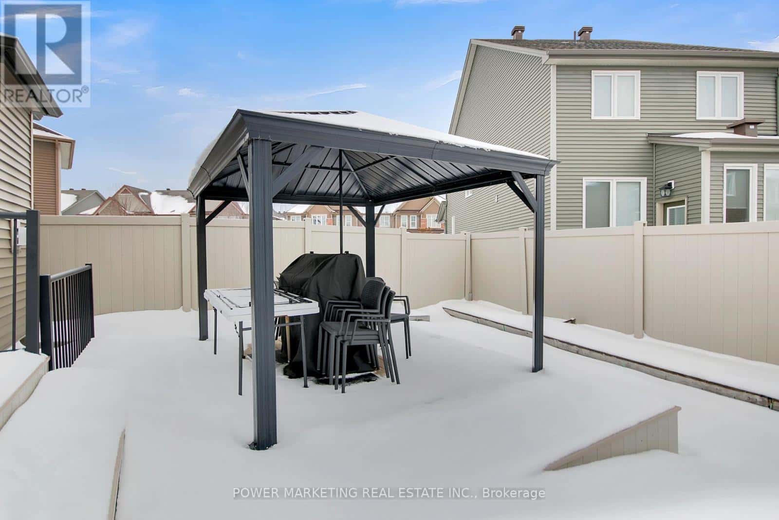 1076 COBBLE HILL DRIVE — Ottawa, Ontario - Photo 3 of 50