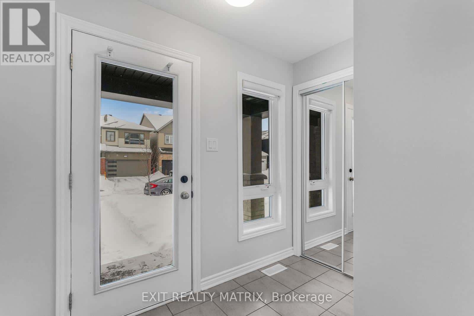 839 HENSLOWS CIRCLE — Ottawa, Ontario - Photo 3 of 35