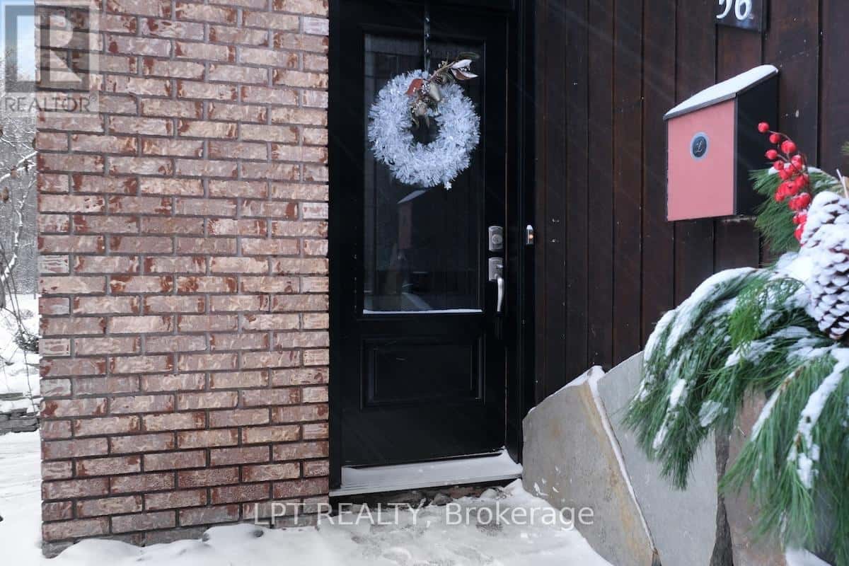 56 SANDHURST COURT — Ottawa, Ontario - Photo 4 of 50