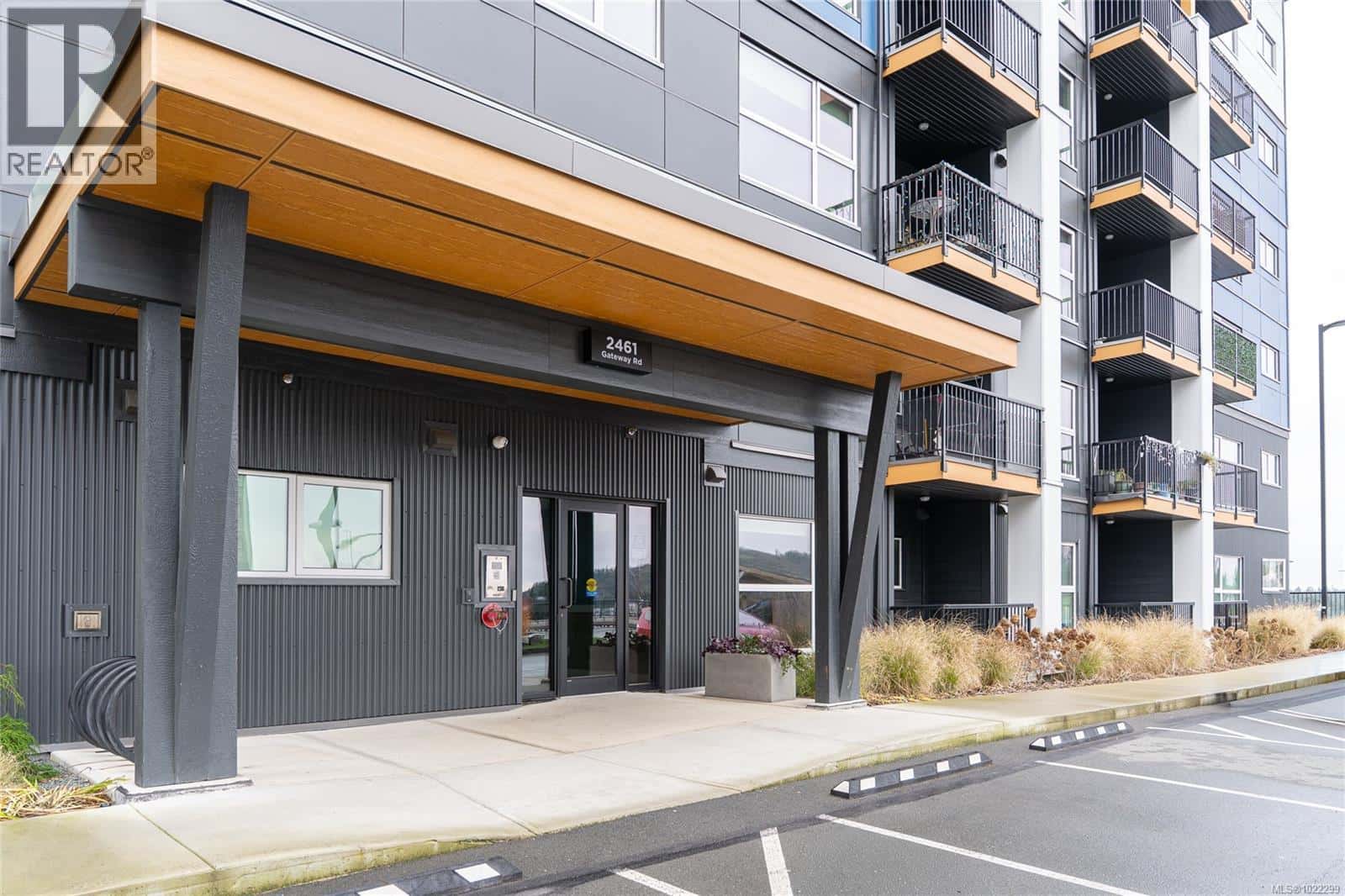 112 2461 Gateway Rd — Langford, British Columbia - Photo 2 of 31