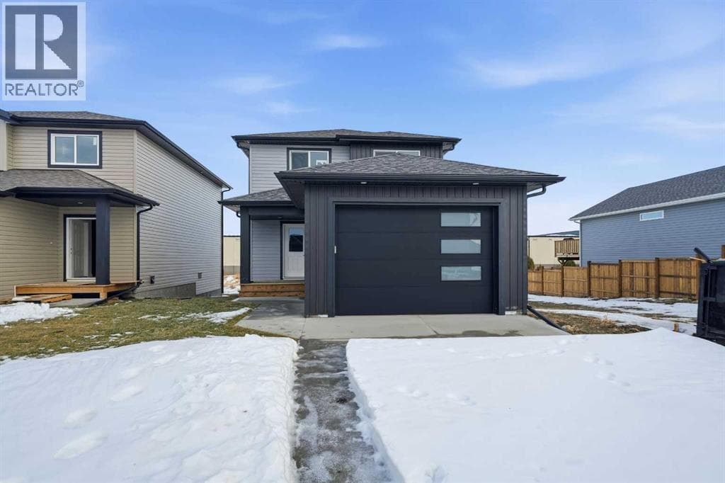 125 Hampton Crescent — Sylvan Lake, Alberta - Main photo