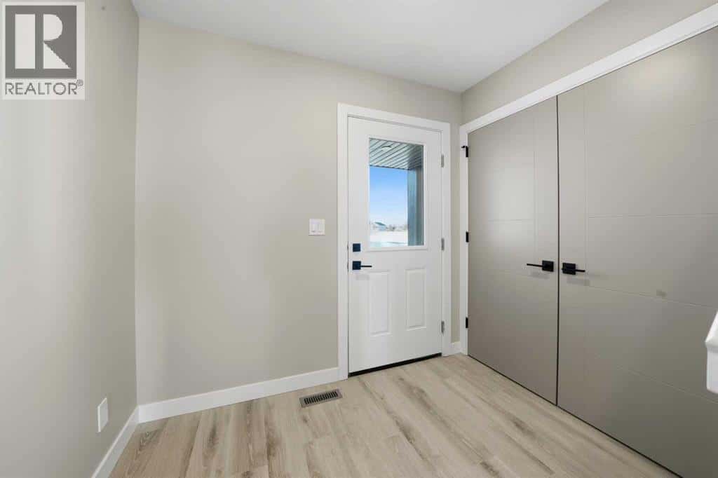 125 Hampton Crescent — Sylvan Lake, Alberta - Photo 2 of 19