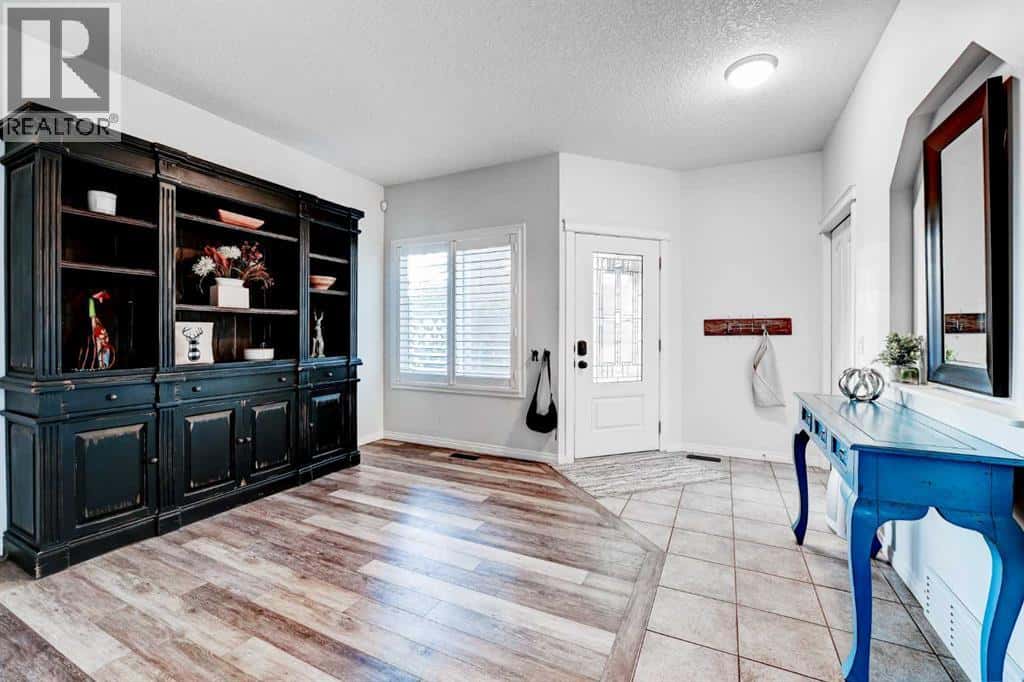 195 Chapalina Terrace SE — Calgary, Alberta - Photo 4 of 47