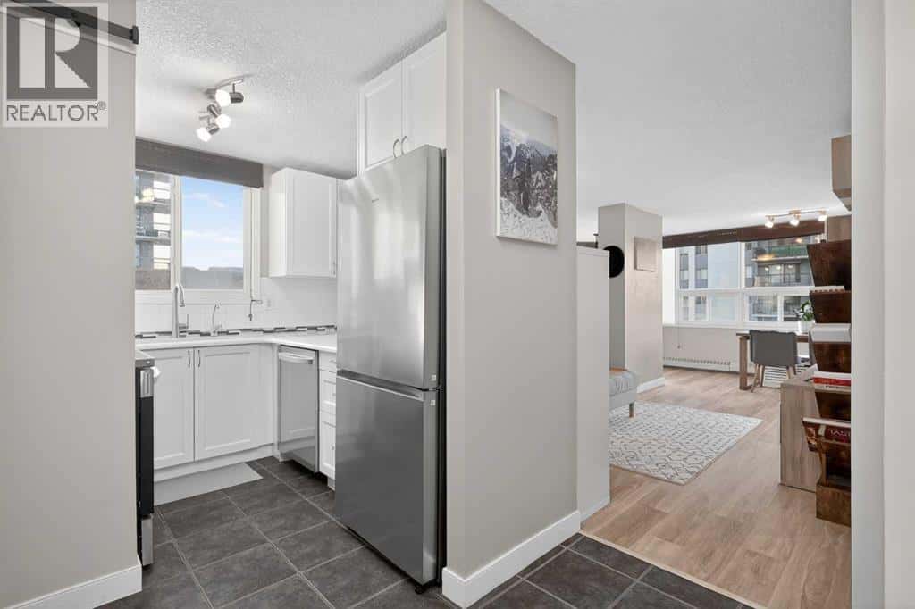 402, 626 15 Avenue SW — Calgary, Alberta - Photo 3 of 38