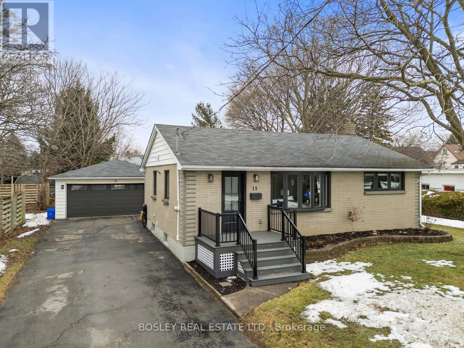 13 HILLCREST DRIVE — Port Hope, Ontario - Photo 2 of 44