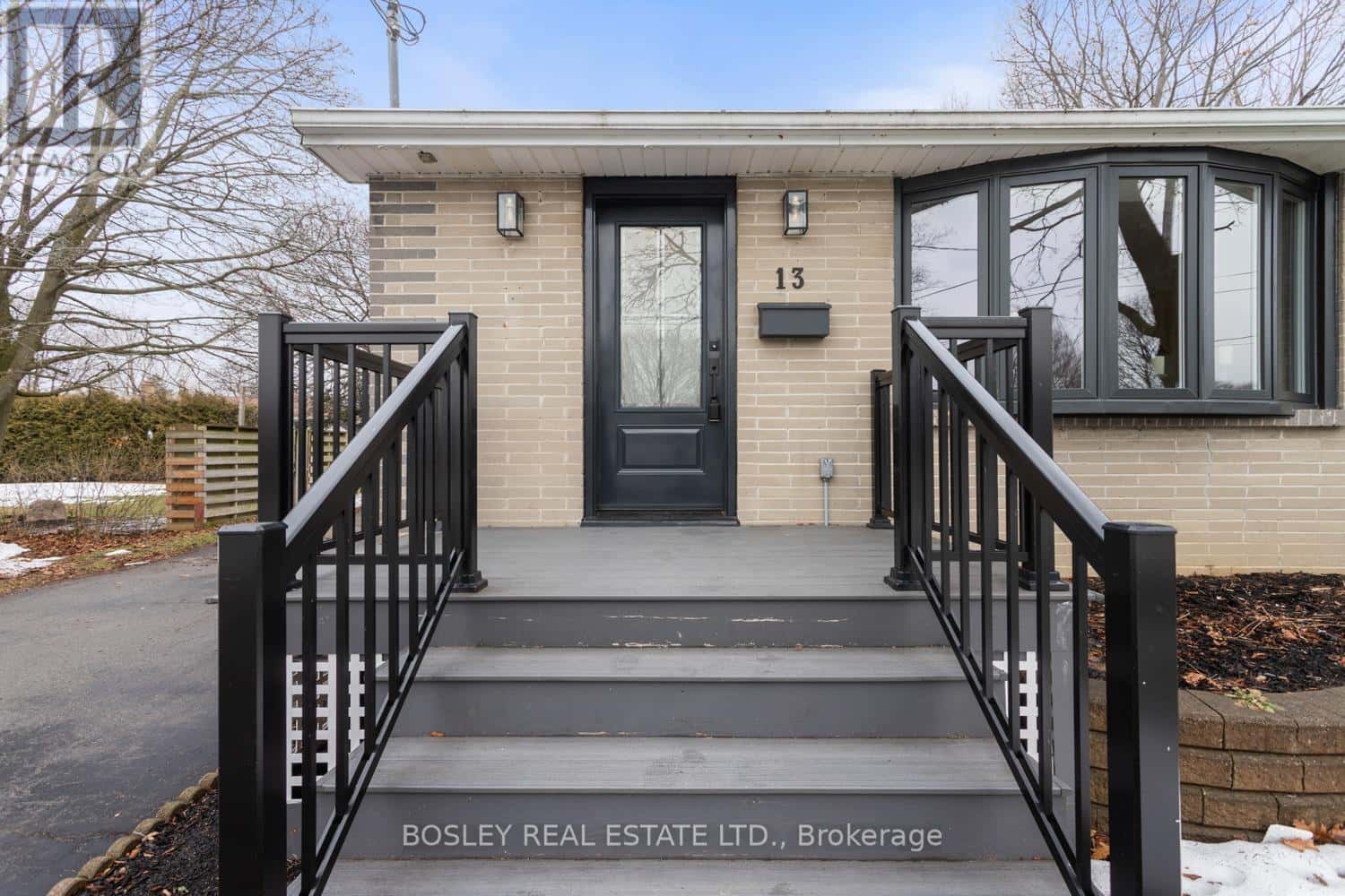 13 HILLCREST DRIVE — Port Hope, Ontario - Photo 5 of 44