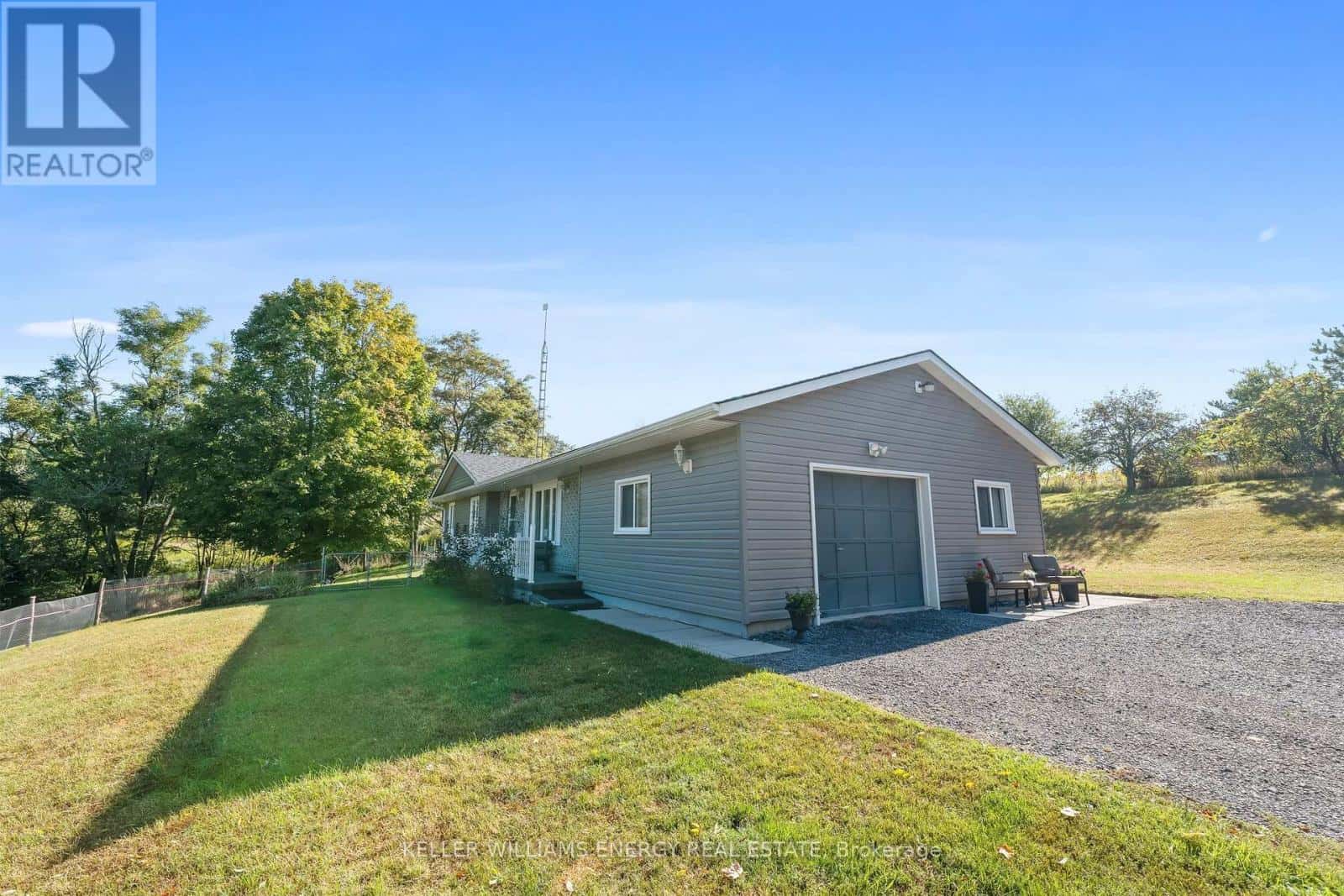 1973 COUNTY 30 ROAD — Brighton, Ontario - Photo 4 of 15