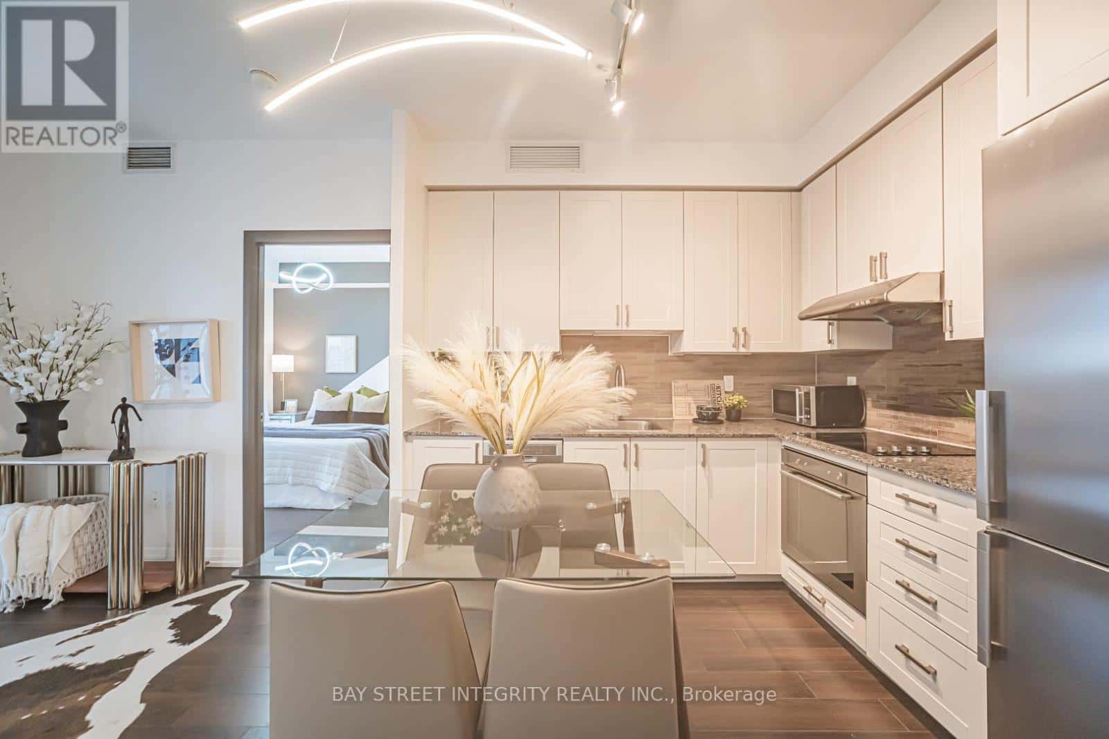 2002 - 55 ANN O'REILLY ROAD — Toronto (Henry Farm), Ontario - Photo 4 of 40