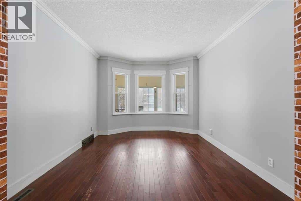 1520 15 Avenue SW — Calgary, Alberta - Photo 3 of 46