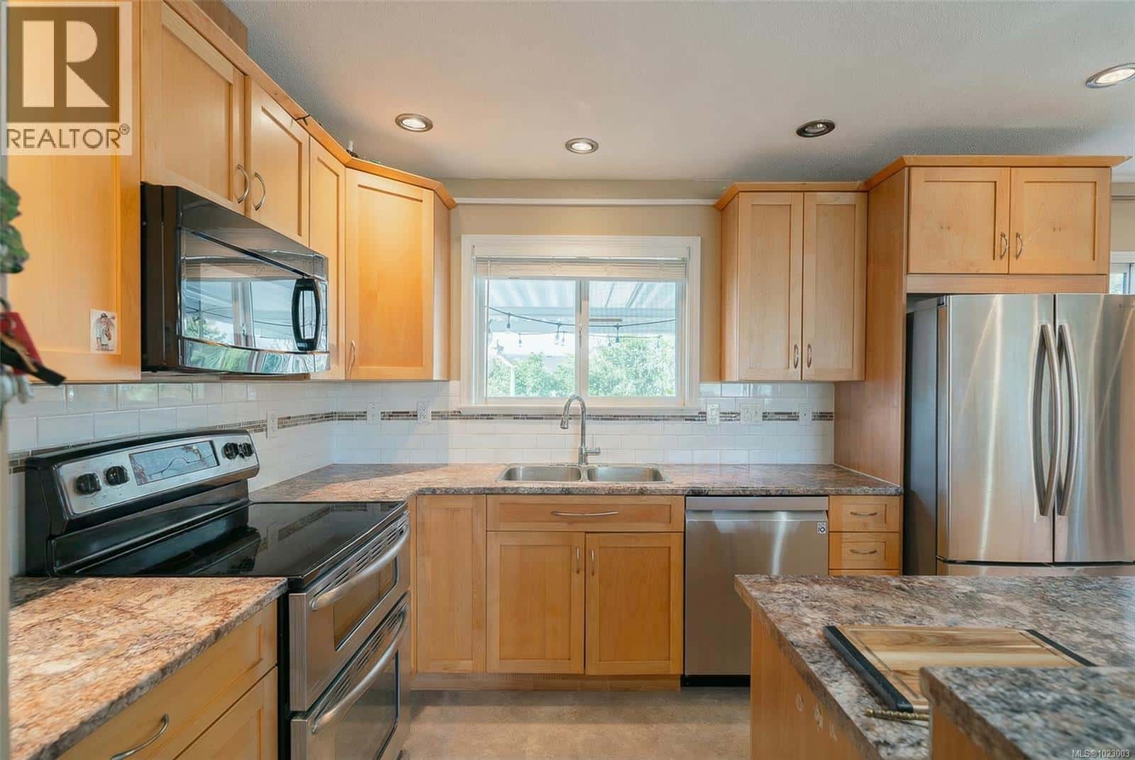 6274 Somenos Rd — Duncan, British Columbia - Photo 4 of 46