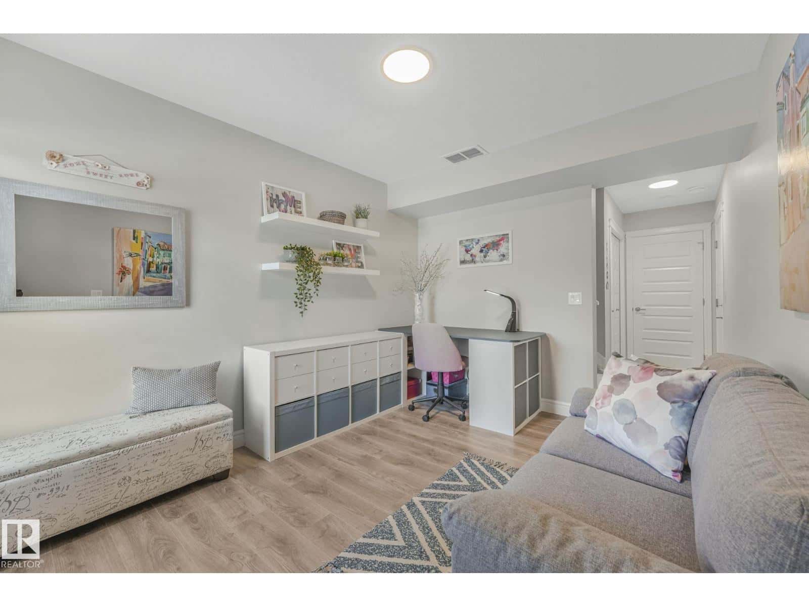 7648 KORULUK PL SW — Edmonton, Alberta - Photo 3 of 40