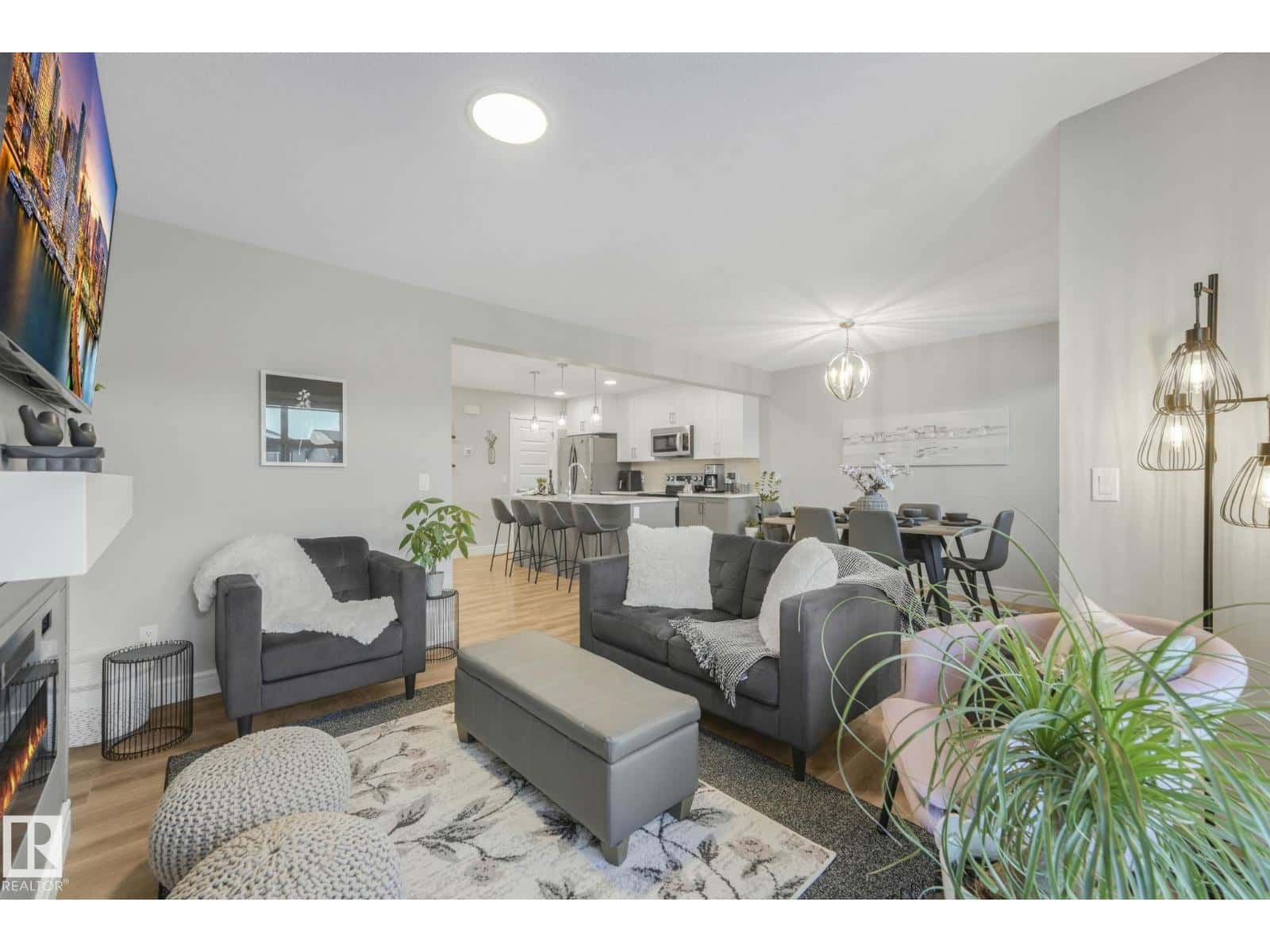 7648 KORULUK PL SW — Edmonton, Alberta - Photo 5 of 40