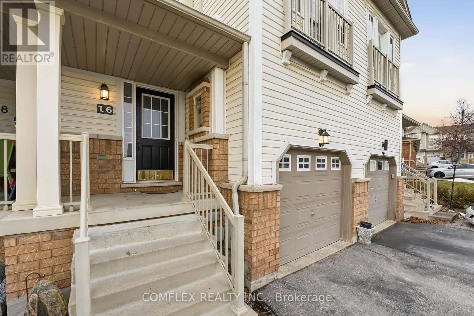 16 BARKDALE WAY — Whitby (Pringle Creek), Ontario - Photo 4 of 49