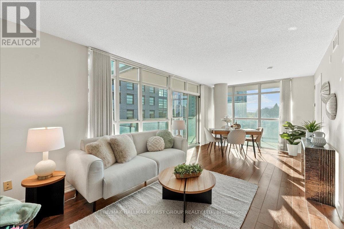 303 - 1600 CHARLES STREET — Whitby (Port Whitby), Ontario - Main photo