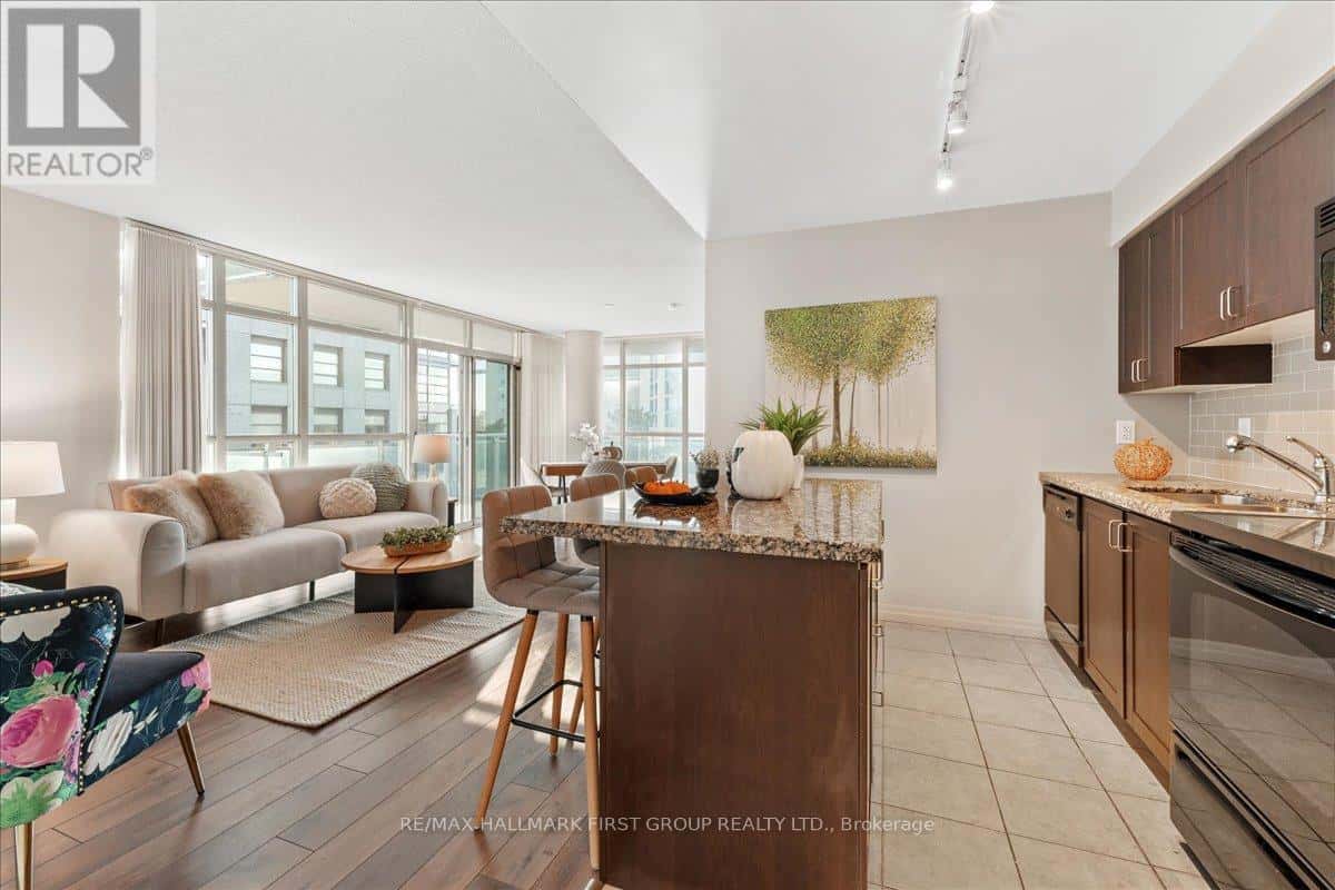 303 - 1600 CHARLES STREET — Whitby (Port Whitby), Ontario - Photo 5 of 44