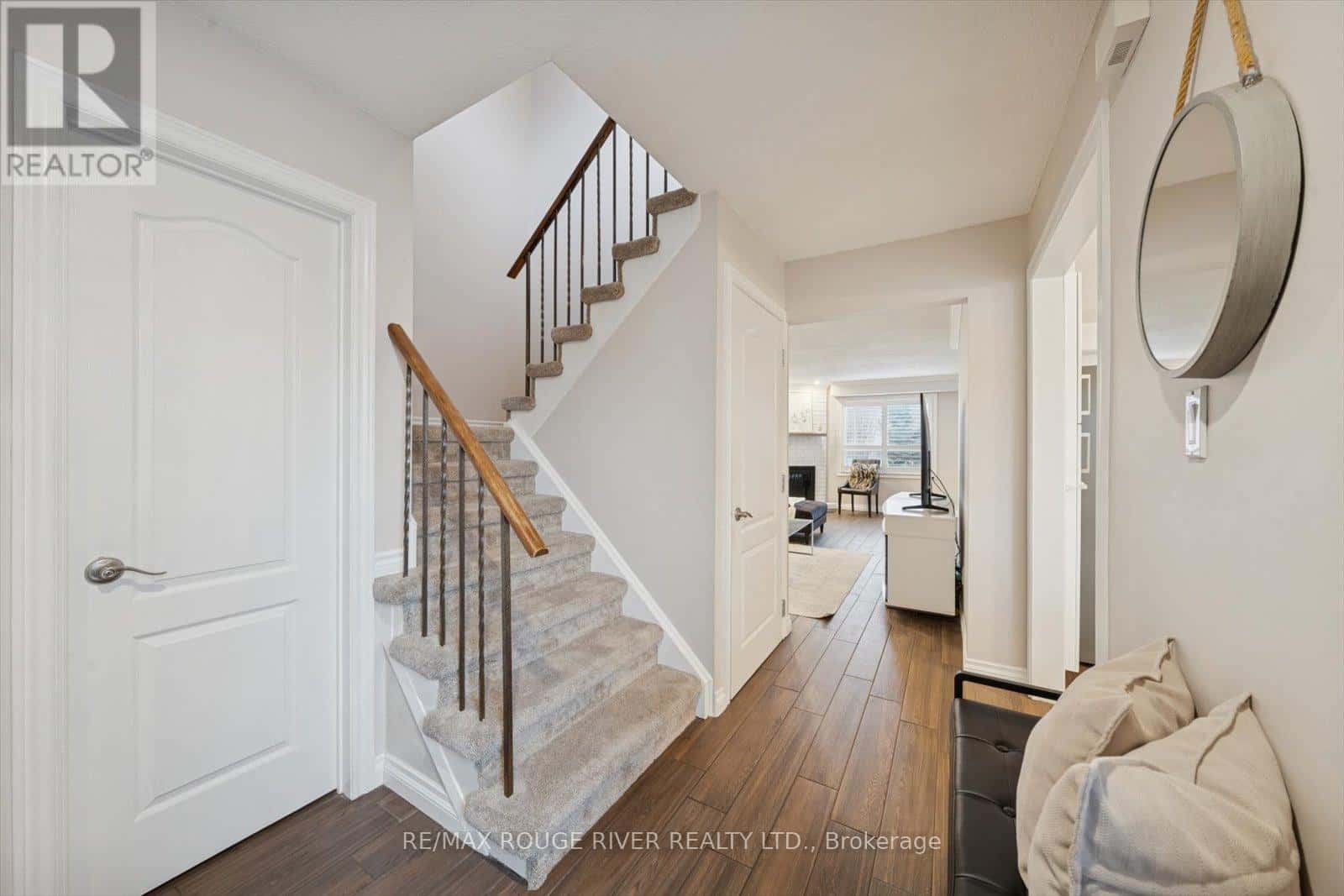 211 RAVENSCROFT ROAD — Ajax (Central West), Ontario - Photo 4 of 42