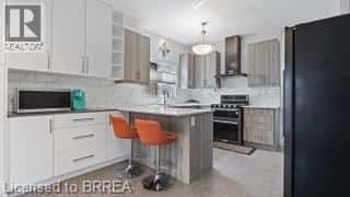 14 LYDIA Lane — Paris, Ontario - Photo 2 of 17