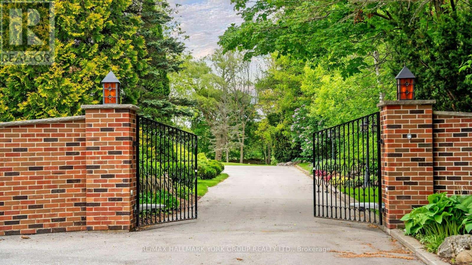 5024 LLOYDTOWN-AURORA ROAD — King (Pottageville), Ontario - Photo 3 of 50