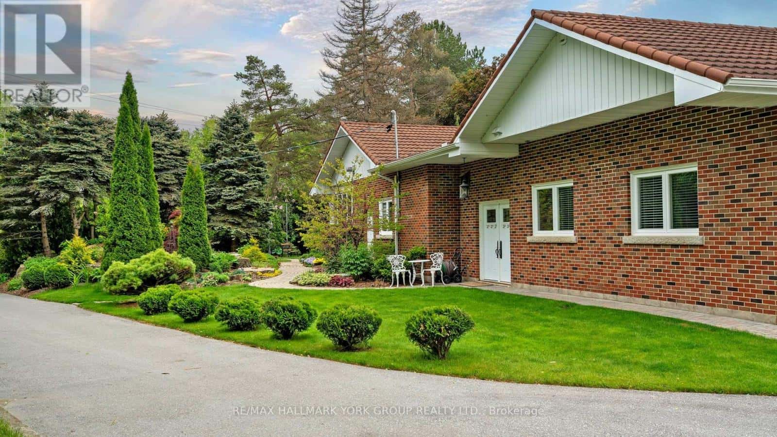 5024 LLOYDTOWN-AURORA ROAD — King (Pottageville), Ontario - Photo 5 of 50