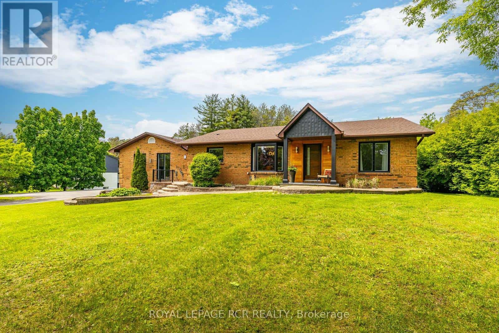 1 LORMIK DRIVE — Uxbridge, Ontario - Photo 2 of 48