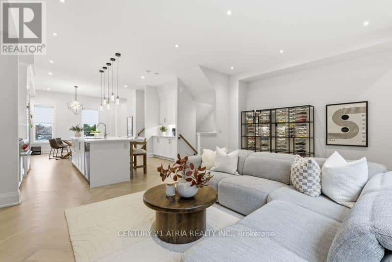 9404 BAYVIEW AVENUE — Richmond Hill (Observatory), Ontario - Photo 4 of 38