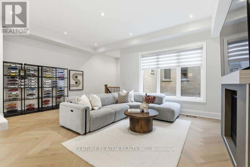 9404 BAYVIEW AVENUE — Richmond Hill (Observatory), Ontario - Photo 5 of 38