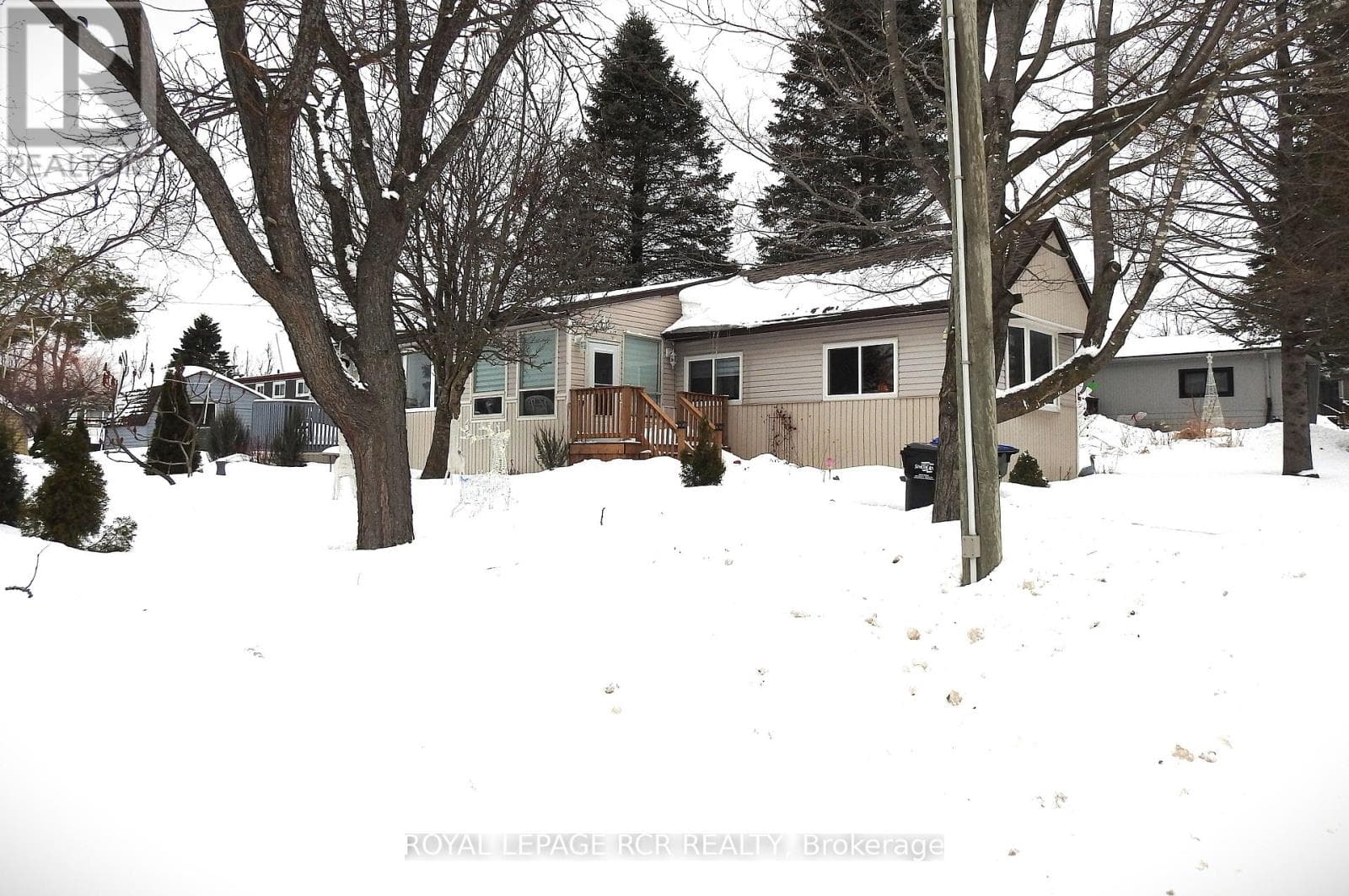 8 CLAREMONT CRESCENT — Oro-Medonte, Ontario - Main photo