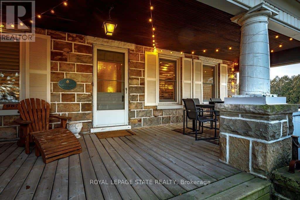 982 HIGHWAY 8 — Hamilton (Fruitland), Ontario - Photo 4 of 49