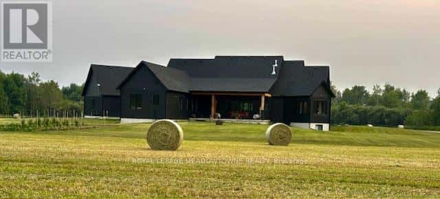 6089 FIRST LINE — Erin, Ontario - Photo 2 of 37