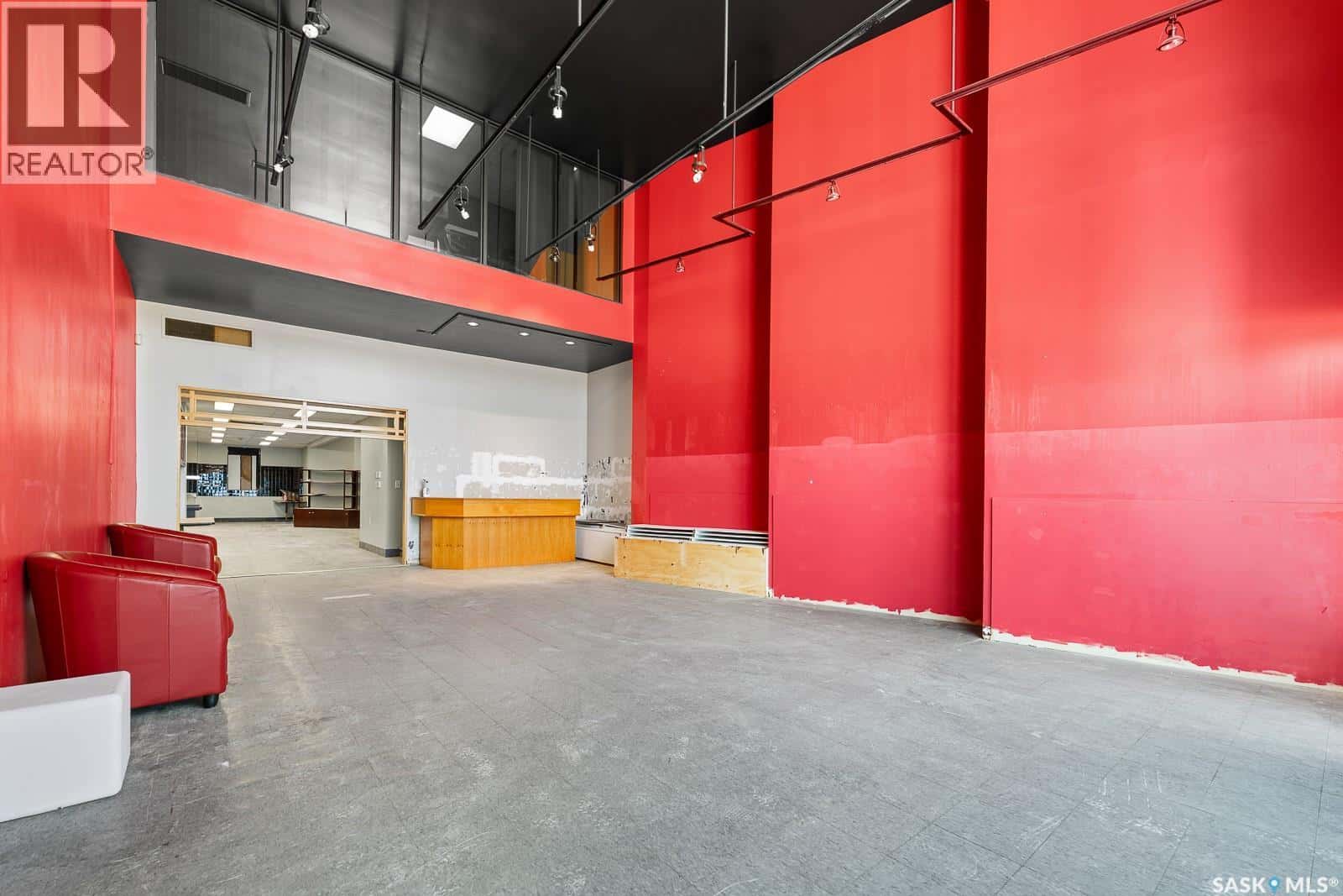 1835 ALBERT STREET — Regina, Saskatchewan - Photo 2 of 10