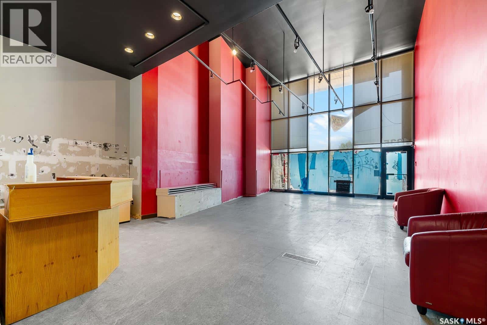 1835 ALBERT STREET — Regina, Saskatchewan - Photo 3 of 10