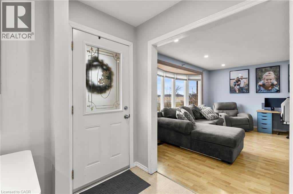 5993 SILVER Street — West Lincoln, Ontario - Photo 5 of 50