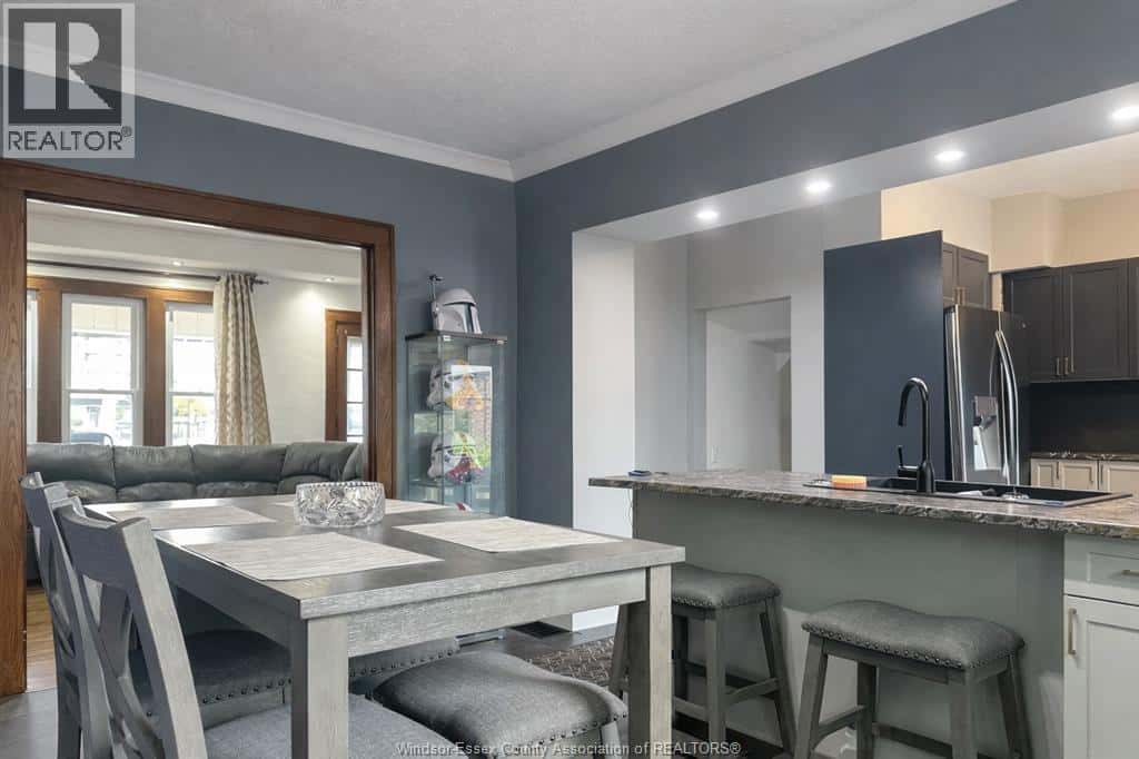 909 PELISSIER — Windsor, Ontario - Photo 4 of 23